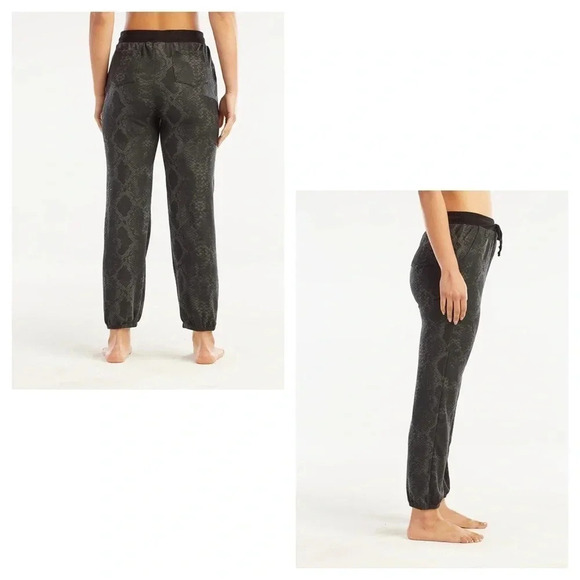 NWT Haute Red Classic Printed Hacci Jogger - Picture 2 of 12